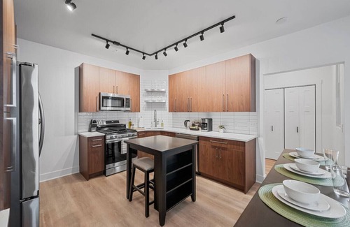Shadyside Apartamento | Upscale Double King Suite|4 Beds| Premier Location