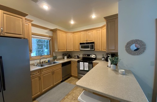 Fish Creek Casa | Upscale Downtown Fish Creek Two-Level Condo/Townhome