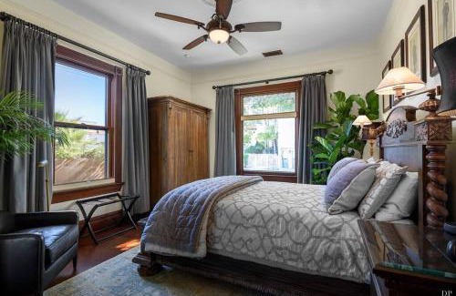 Santa Barbara Casa | Upscale Downtown Home Walk to Beach shops Bars 2