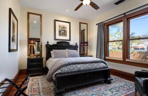 Santa Barbara Casa | Upscale Downtown Home Walk to Beach shops Bars 2