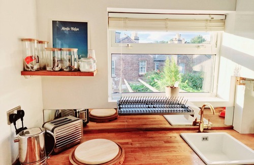 Liverpool Apartamento | Upscale Family Home, Beautiful Setting