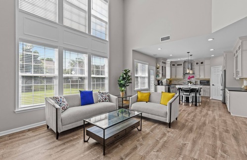 Provincetowne Casa | Upscale Family Home in Prime Reavencrest Location