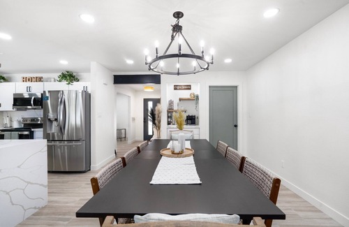 Litchfield Park Casa | Upscale Family Gem ~ Scenic Pool ~ Game Room ~ Pkg
