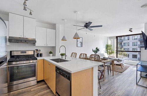 Lower Lonsdale Apartamento | Upscale Flat in Lonsdale