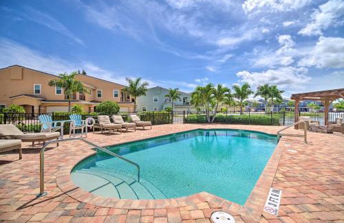 Indian Harbour Beach Casa | Upscale Florida Townhome - half Mi to Beach!