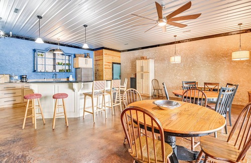 Houston Casa | Upscale Getaway on Smith Lake w/ Boat Dock