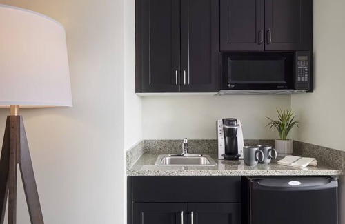 Capitol Hill Hotel | Upscale Haven Near DC's Cultural Landmarks & Iconic Attractions