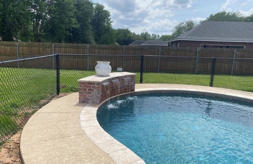 Alexandria Casa | Upscale Hideaway, Disney+, Fast Wi-Fi, Not-Pet Friendly, POOL Closed Sept 2024
