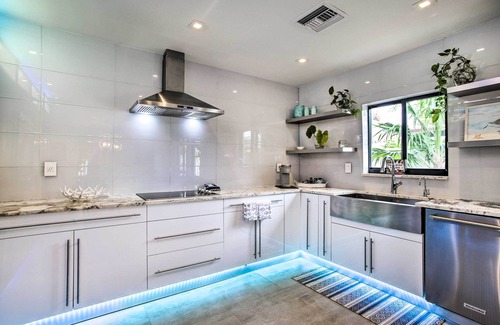Santa Barbara Estates Casa | Upscale Home w/ Hot Tub: Walking Distance to Beach