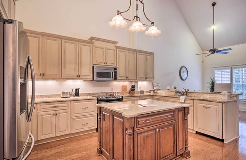 Aiken Casa | Upscale Home w/ Poker Room < 1 Mi to Golf!