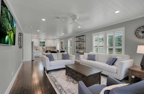 Dripping Springs Casa | Upscale Home With Pool and Firepit - Close to Mercer St!