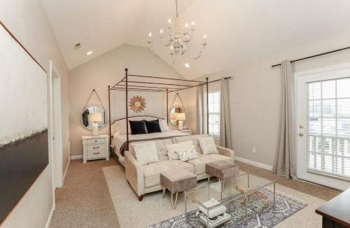 Dam Neck Casa | UPSCALE Ideal location 4 beach vacay H20 views