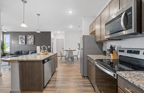 Charlotte Apartamento | Upscale King 2BR Suite Mins to Uptown Charlotte