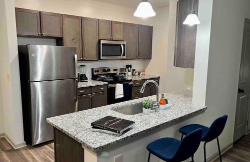 Charlotte Apartamento | Upscale King 3 Bed Suite to Uptown Charlotte