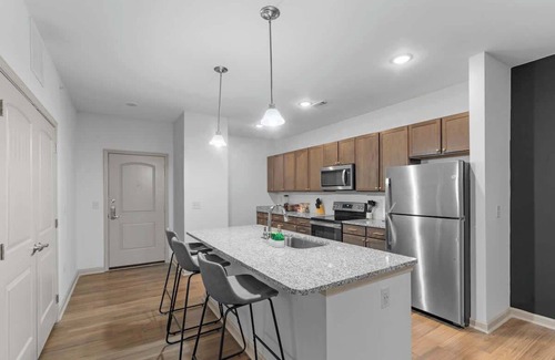 Charlotte Apartamento | Upscale King 3BR Suite to Uptown Charlotte!