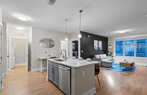 Charlotte Apartamento | Upscale King 3BR Suite to Uptown Charlotte