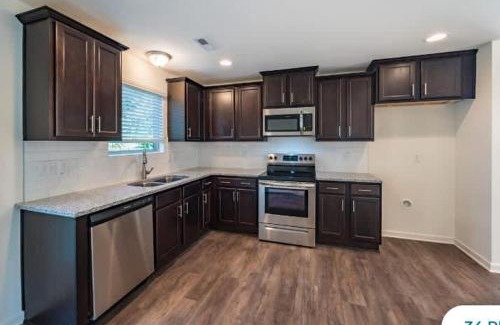 Southwest Raleigh Casa | Upscale King 3BR Townhouse Mins to Cary & NC State