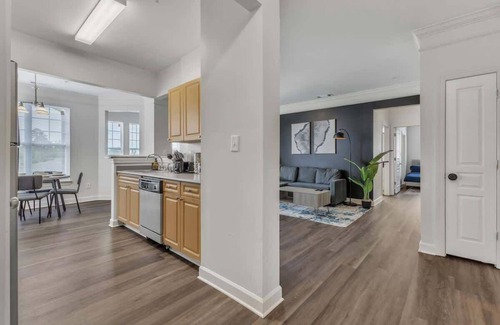 Southwest Raleigh Apartamento | Upscale King 4BR Suite Mins to Downtown Raleigh!