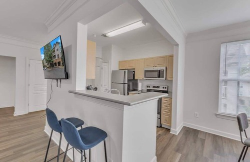 Southwest Raleigh Apartamento | Upscale King 4BR Suite Mins to Downtown Raleigh!