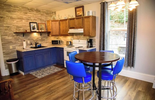Ashfield Apartamento | Suite King exclusiva, frente a Old Jail, con estacionamiento reservado fuera de la calle
