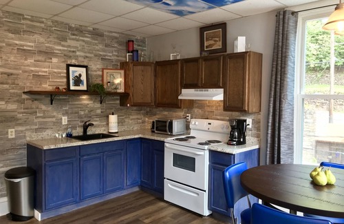 Ashfield Apartamento | Suite King exclusiva, frente a Old Jail, con estacionamiento reservado fuera de la calle