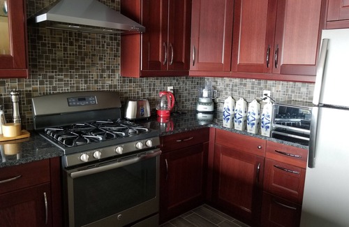 Wells Apartamento | Upscale lake front second floor unit in Wells, NY with stunning views and WiFi
