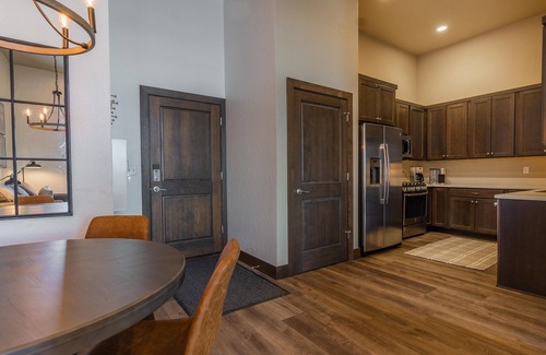 Sandpoint Condominio | Upscale Lakeview Condo in Downtown Sandpoint