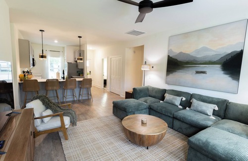 Central Apartamento | Upscale Lodge Sleeps 9 Dog Friendly Near CU