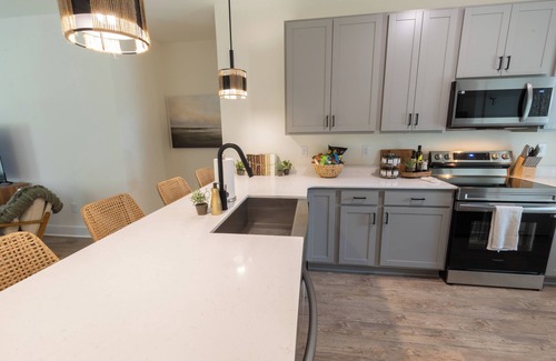 Central Apartamento | Upscale Lodge Sleeps 9 Dog Friendly Near CU