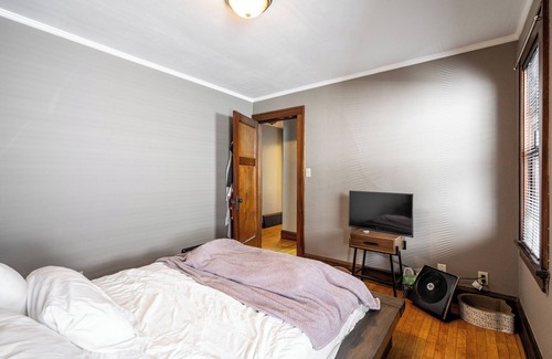 Bay View Apartamento | Upscale Lower Steps From Lake Michigan! lower NY