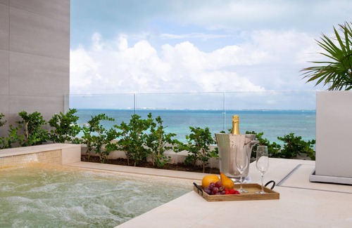 Cancún Apartamento | Upscale Luxurious 3 Bedroom Penthouse Loft with All-Inclusive Option