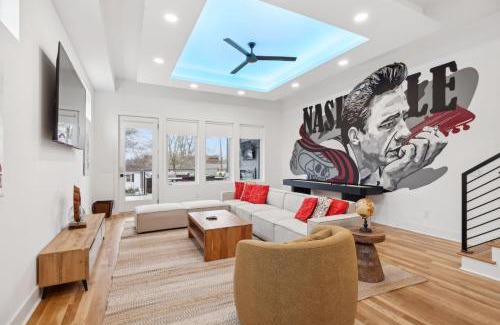 Haynes Area Casa | Upscale Multi-Level Home Rooftop & Game Room Fun