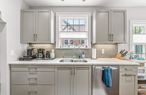 Meridian-Kessler Casa | Upscale neighborhood. Minutes to downtown. Large home and Pet-friendly in M-K