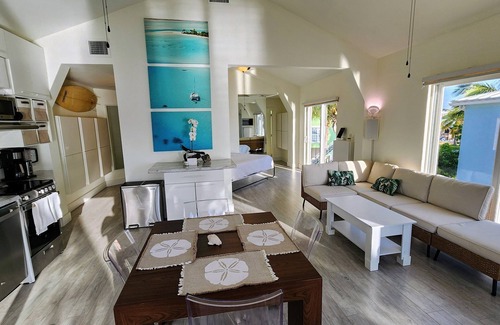 Sands Casa | Upscale ocean front home & easy canal boat access to Gulf or Atlantic