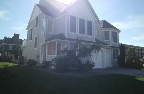 Admiral Estates Casa | Upscale Oceanview Townhome