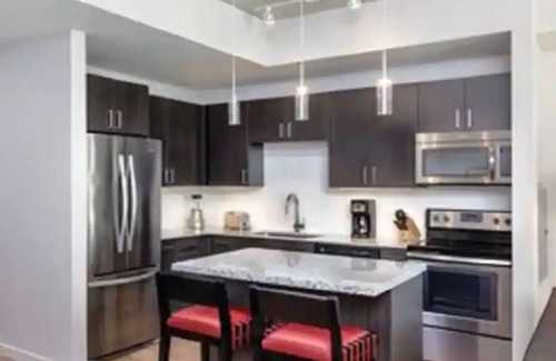 Civic District Complejo | Upscale One Bedroom Suite in the Heart of Austin!