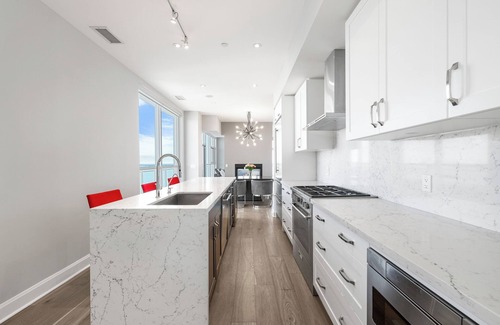 Humber Bay Shores Condominio | Upscale Penthouse with breathtaking unobstructed views