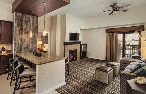 Park City Complejo | Upscale resort condo with Ski In/Ski Out Gondola. Beautiful 2 bedroom sleeps 8