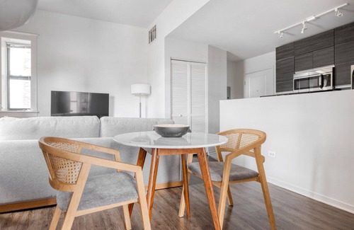 South Loop Apartamento | Upscale South Loop 1BR nr L & Grant Park, by Blueground