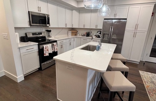 Charles Town Condominio | Upscale Walkup Apartment in the Heart of Historic Charles Town, WV