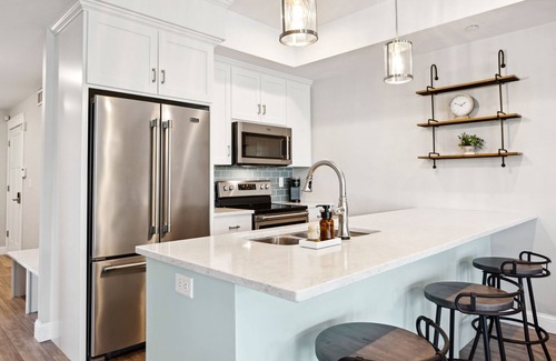 Sister Bay Condominio | Upscale Water View Condo in Downtown Sister Bay! Walk to everything!