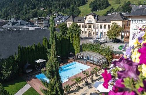 Zell am See Hotel | Upside Down Town Hotel Neue Post