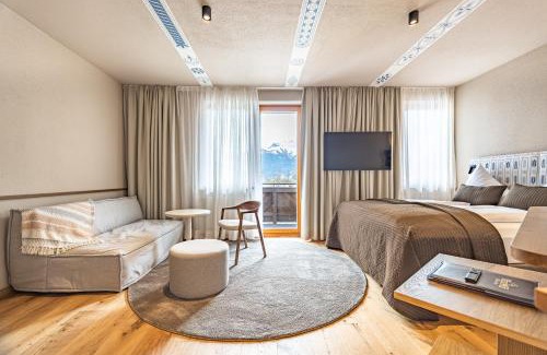 Zell am See Hotel | Upside Down Town Hotel Neue Post