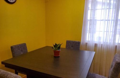 Georgetown Apartamento | Upstairs 2 Bedroom Avalon Regia Apartment