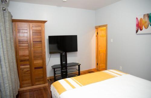 Georgetown Apartamento | Upstairs 3 Bedroom Avalon Regia Apartment