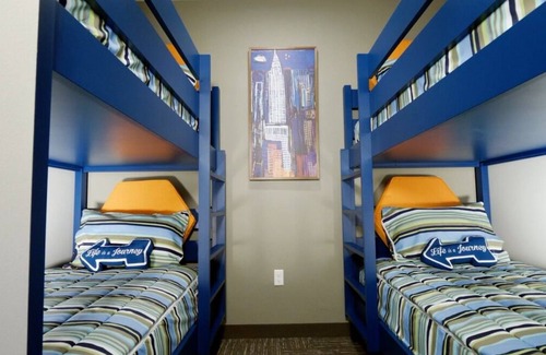 Circleville Complejo | Upstate New York's Ultimate Waterpark Getaway! 3 Spacious Rooms w/ Free Parking!