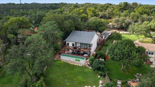 Yacht Harbor Casa | Upstay - Austin Getaway - Pool & Hot Tub & Games