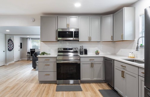 Highland Casa | Upstay - Bungalow w Games Golf Fire and Patio