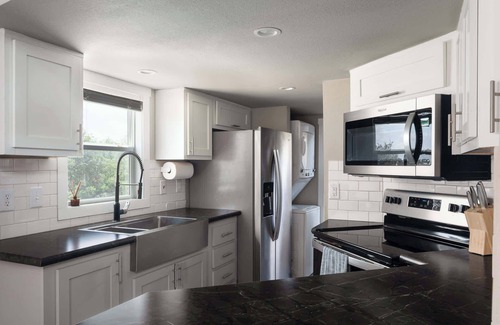 Dripping Springs Cabina | Upstay - Dreamland Cabin with Loft - Near Austin