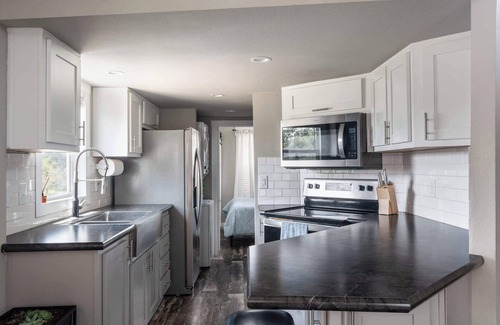 Dripping Springs Cabina | Upstay - Dreamland Cabin with Loft - Near Austin
